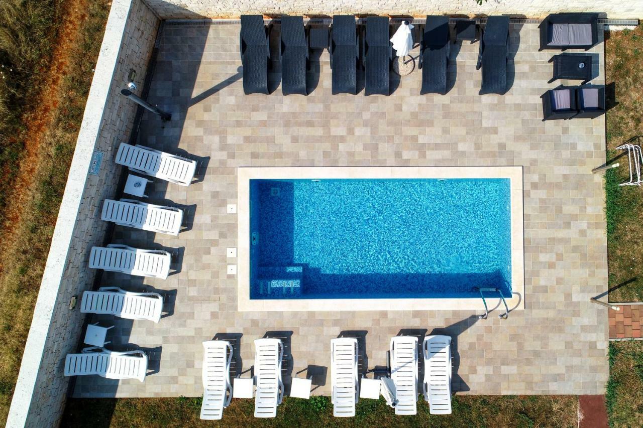 Apartments Villa Adamovic ウマグ エクステリア 写真