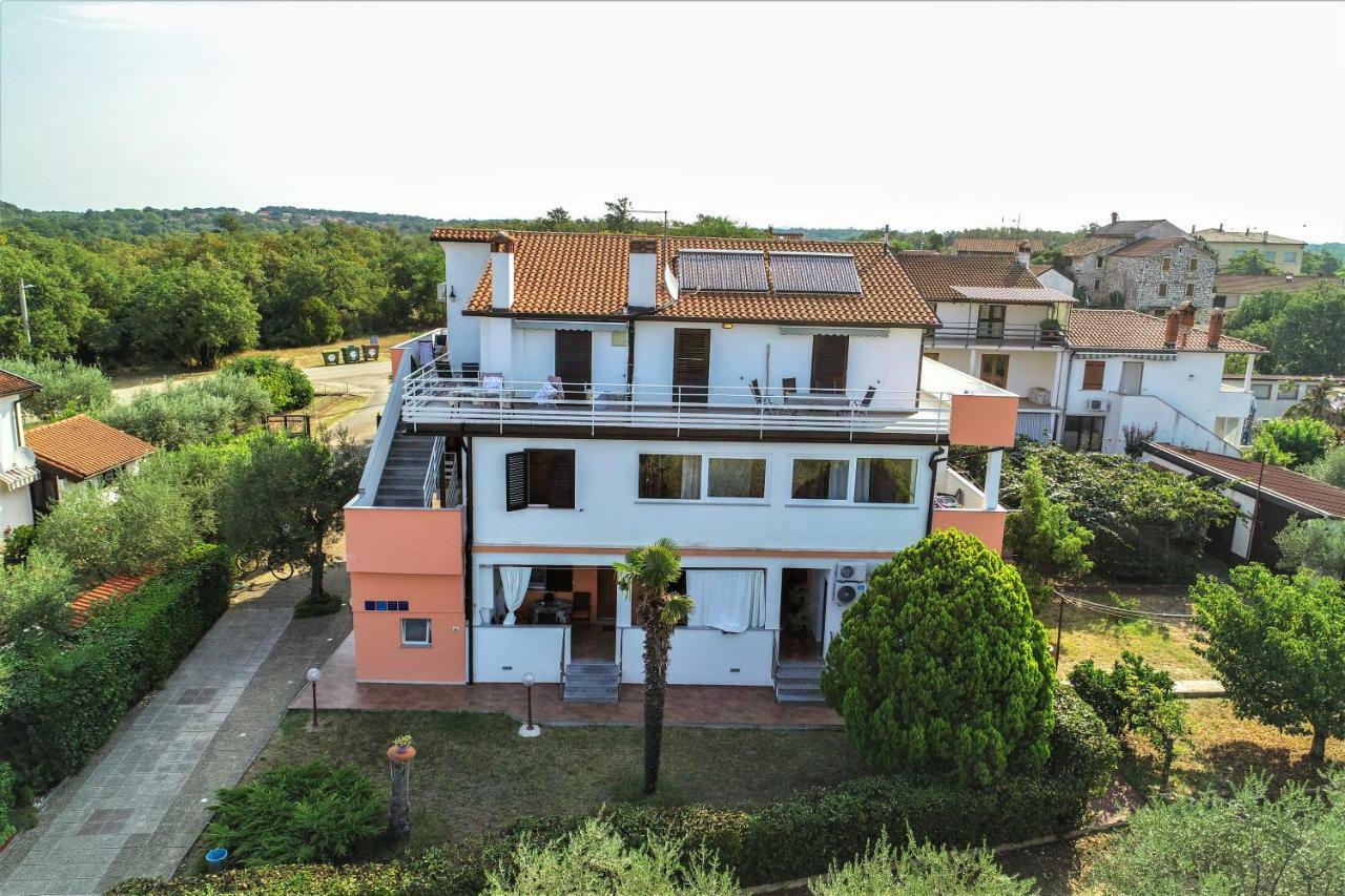 Apartments Villa Adamovic ウマグ エクステリア 写真