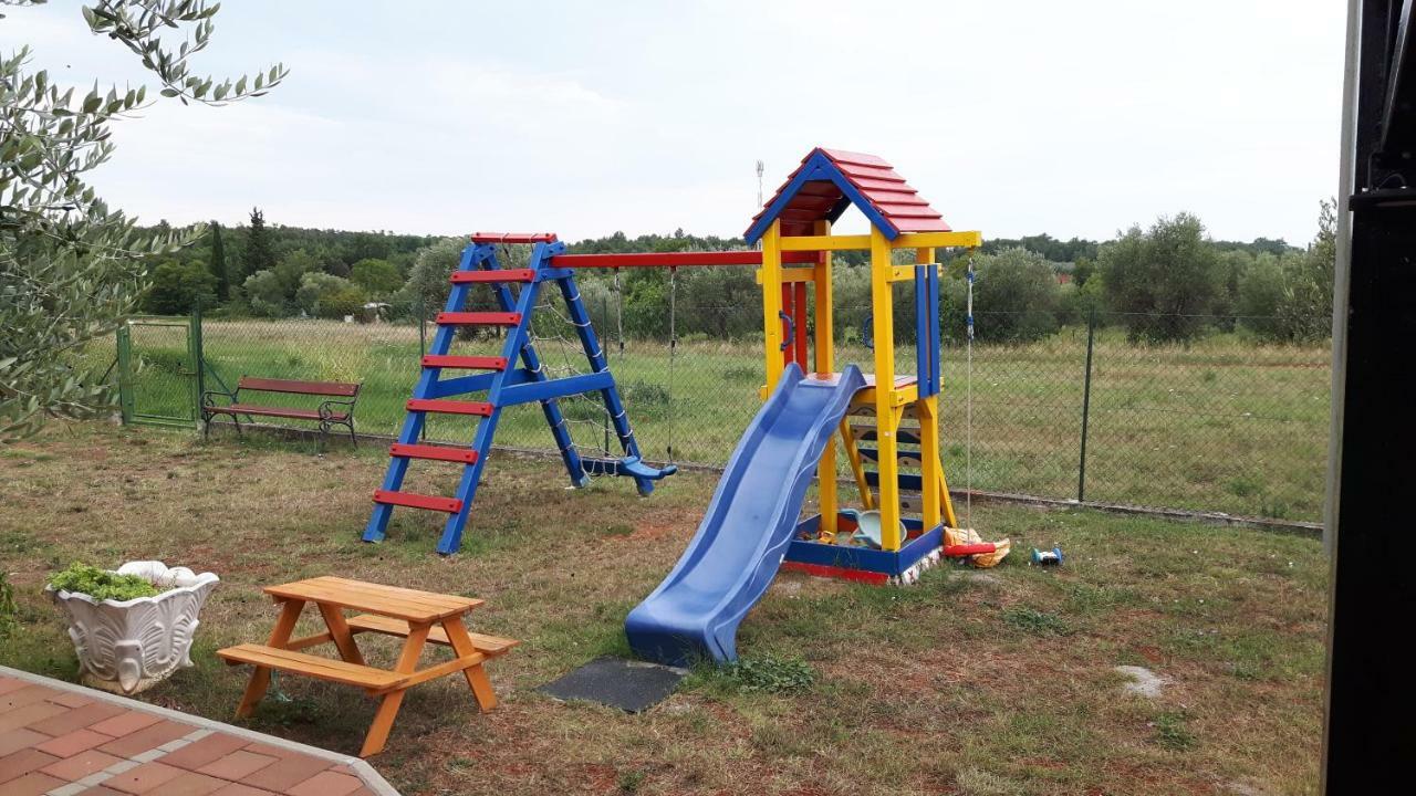 Apartments Villa Adamovic ウマグ エクステリア 写真