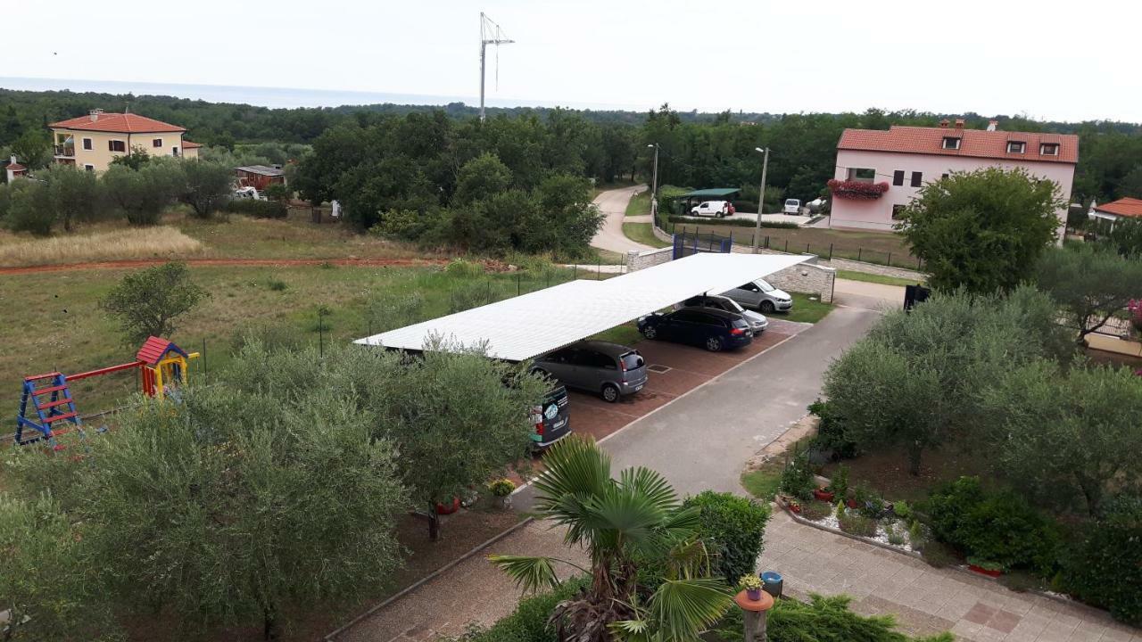 Apartments Villa Adamovic ウマグ エクステリア 写真