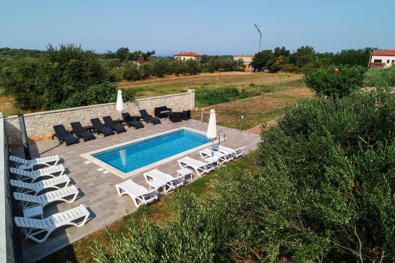 Apartments Villa Adamovic ウマグ エクステリア 写真